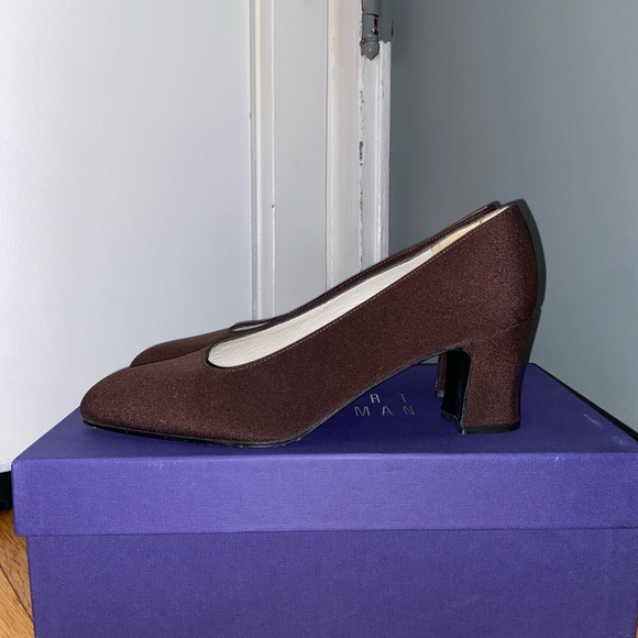 Stuart Weitzman dark brown kitten heel - Picture 3 of 5